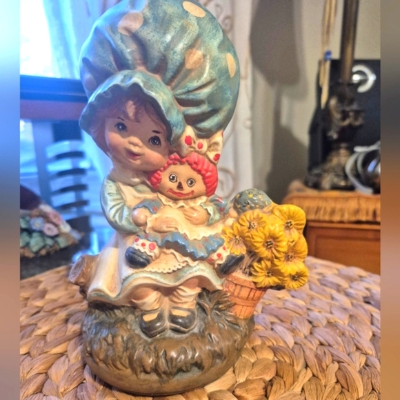 Vintage Charming Ceramic Figurine with Child And Raggety Ann Doll 1974 - Picture 1 of 9